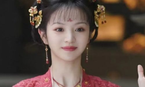 《大奉打更人》同样是演公主，田曦薇与毛晓慧差别太大，风格完全不同