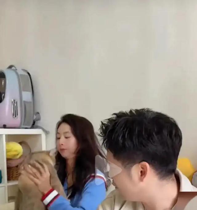 森蝶下巴后缩严重，叶一茜和田亮被质疑不负责任，田亮回应治疗中