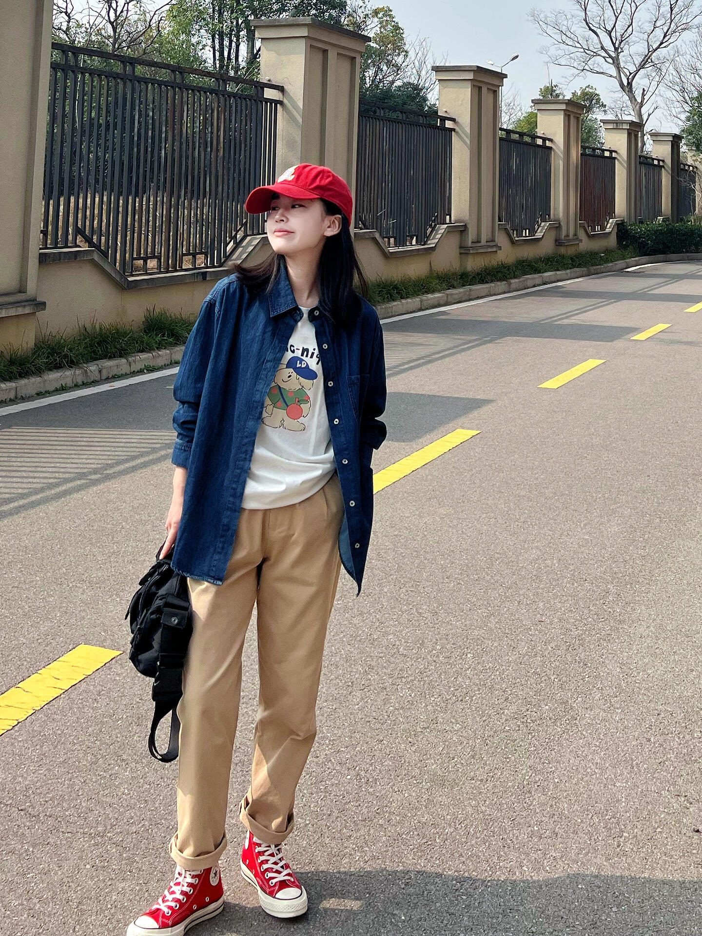 从春到冬，这件衬衣几乎可以搭遍所有下装，简约时髦又大方