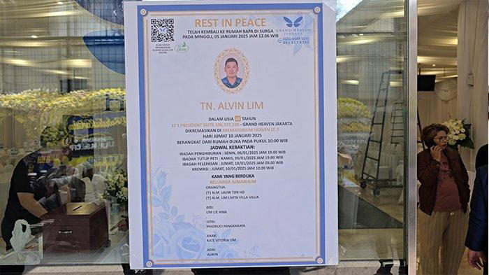 Suasana di rumah duka Grand Heaven Pluit, Penjaringan, Jakarta Utara, tempat persemayaman terakhir pengacara Alvin Lim. (1)