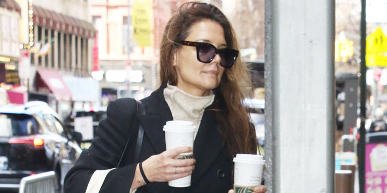 Katie Holmes's Pointy White Mary-Janes Make the Whole Outfit