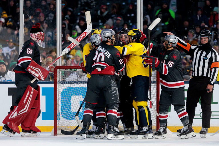 See photos from Michigan vs. Ohio State hockey at Wrigley Field