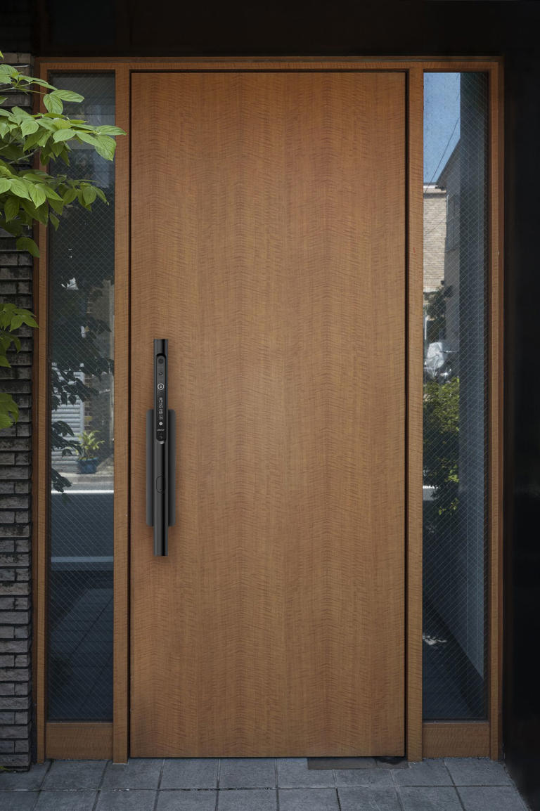 This $700 door handle has an entire security suite built in