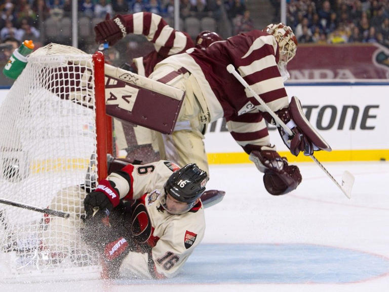 Canucks fans still tell Eddie Lack he should have #39 called in sick #39 for