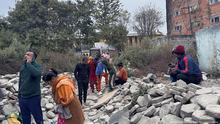 Tibet earthquake kills at least 95