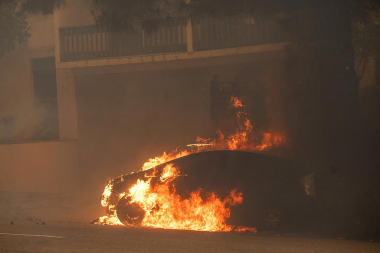 Destructive, ‘lifethreatening’ windstorm expected to peak overnight