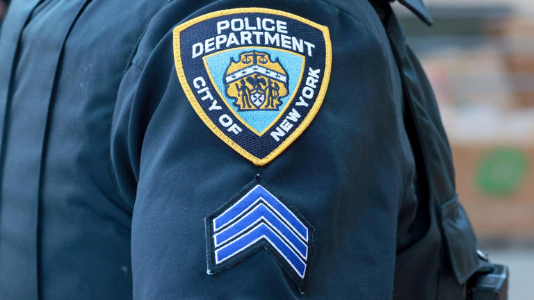 NYPD sergeants union to protest over contract that pays them less than ...