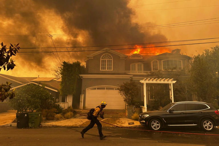 Residents flee Pacific Palisades blaze amid ‘lifethreatening’ Southern