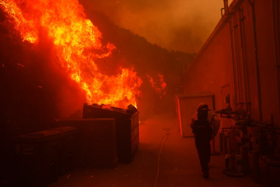 LA County wildfires halt television - AA1x8sxw.img