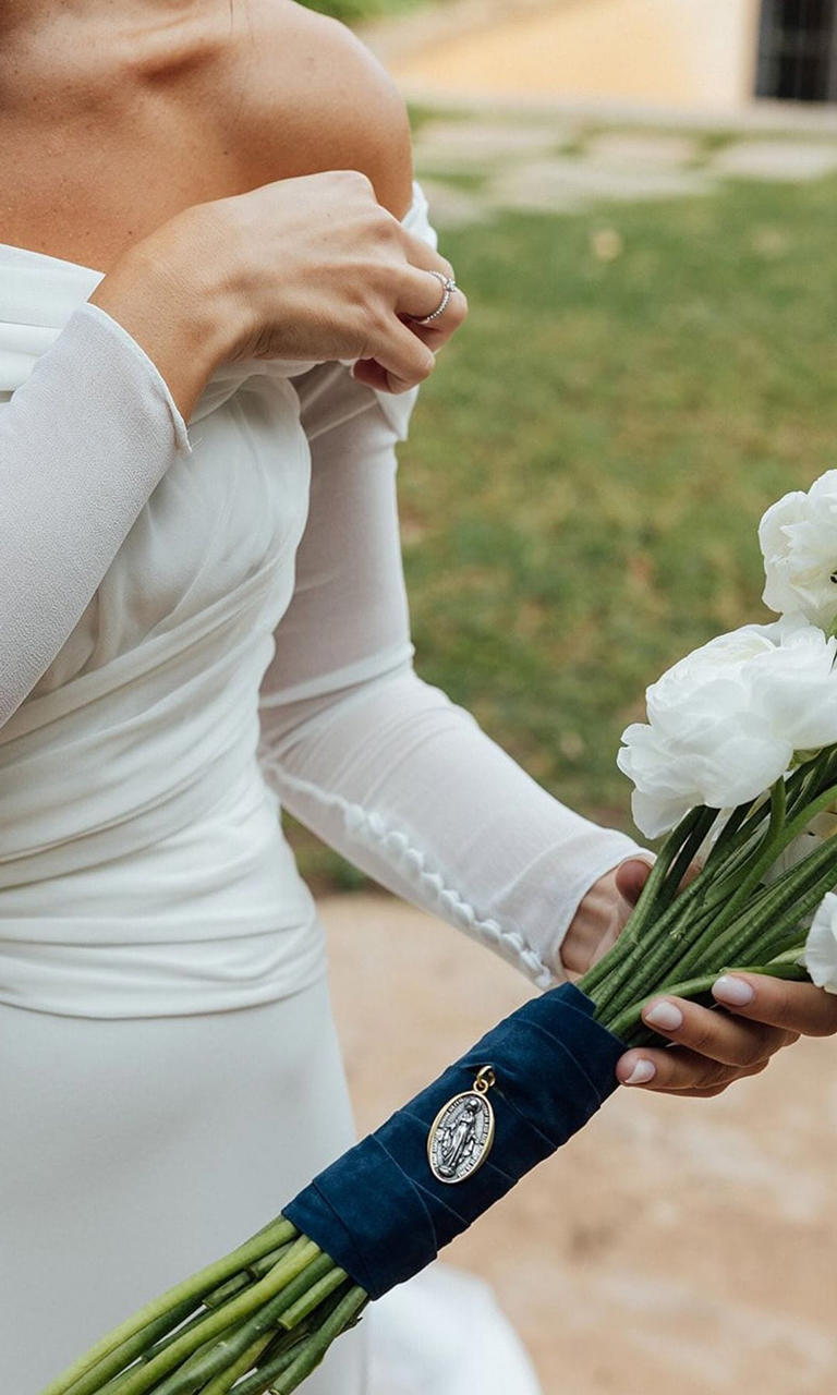 ¿Sabes cómo atar tu ramo de novia? Te contamos lo que más gusta a las ...