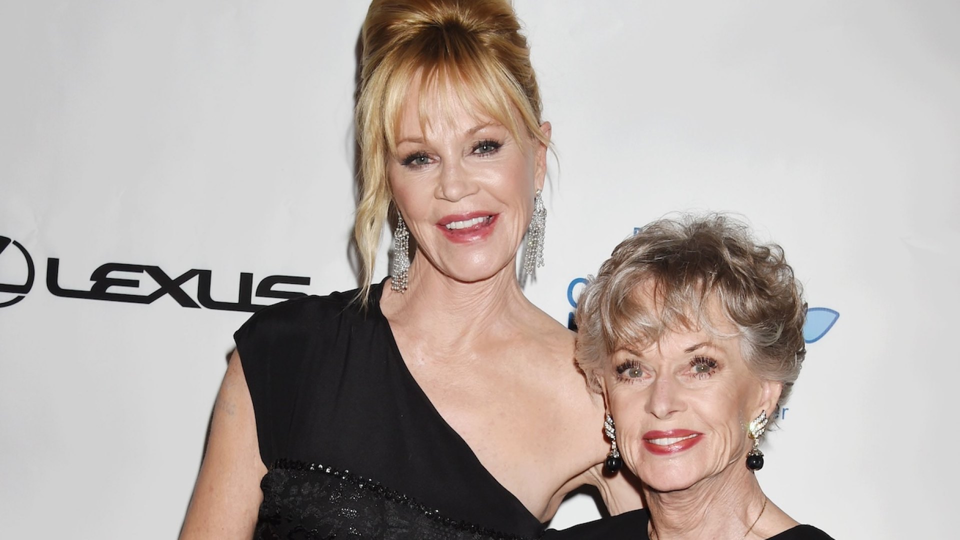 Melanie Griffith Shares Rare Glimpse of Mom Tippi Hedren as She Turns 95(02)