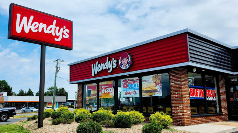 what-time-does-wendy-s-start-and-stop-serving-breakfast