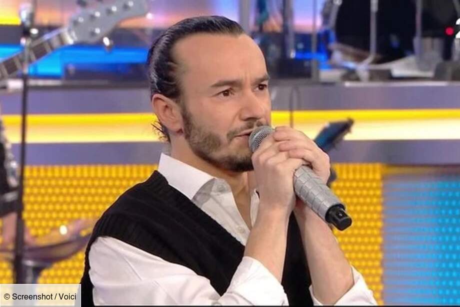 Đừng quên lời bài hát: Cindy tiết lộ với Nagui những lời cầu hôn kỳ lạ mà cô nhận được sau khi xuất hiện trong chương trình (ZAPTV)