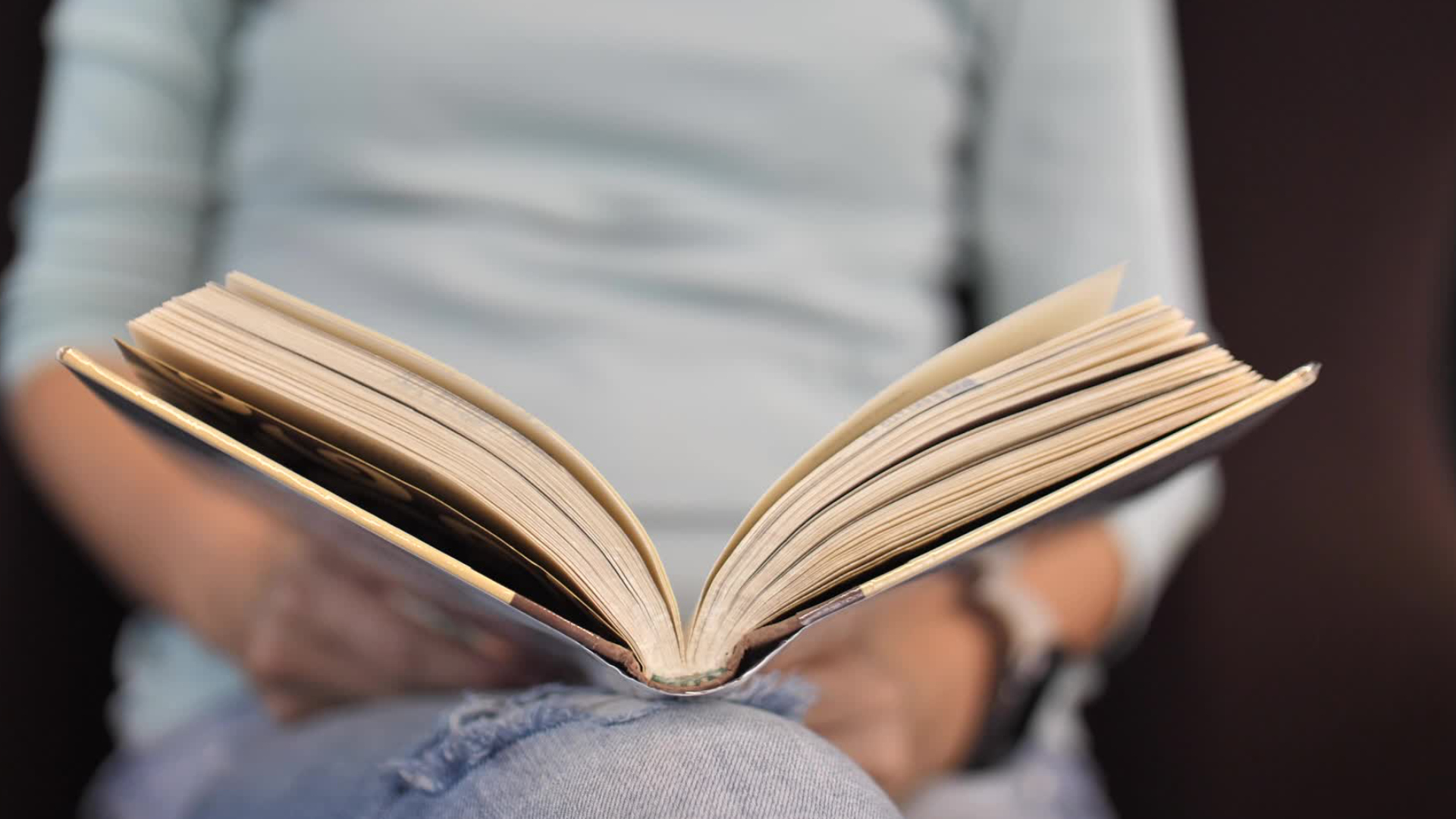 five-ways-reading-romance-novels-can-improve-your-mental-health