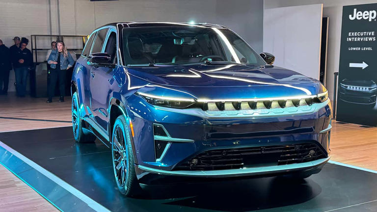 2024 Jeep Wagoneer S Live Photos