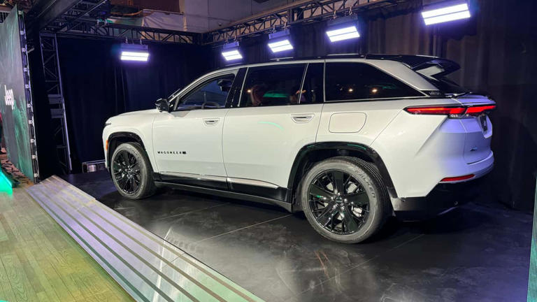 2024 Jeep Wagoneer S Live Photos