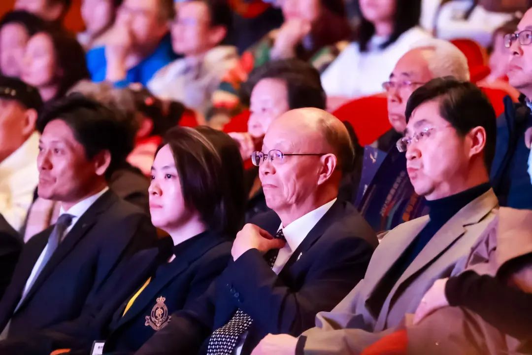 ���Ļ�ۣ�����ϣ������ ��������������ȫ�������Ųżƻ� 2025 �´����ֻ��� 2024�Ųżƻ��㱨�ݳ��� Բ����Ļ