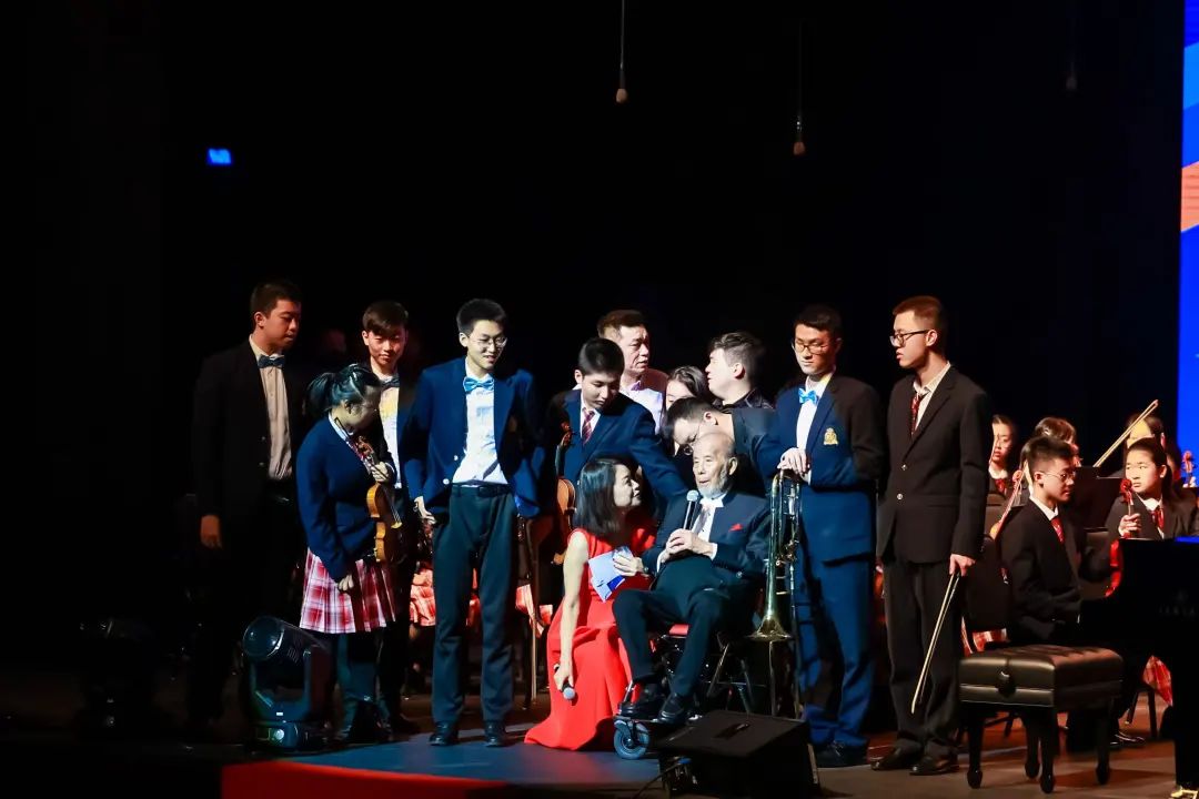 ���Ļ�ۣ�����ϣ������ ��������������ȫ�������Ųżƻ� 2025 �´����ֻ��� 2024�Ųżƻ��㱨�ݳ��� Բ����Ļ