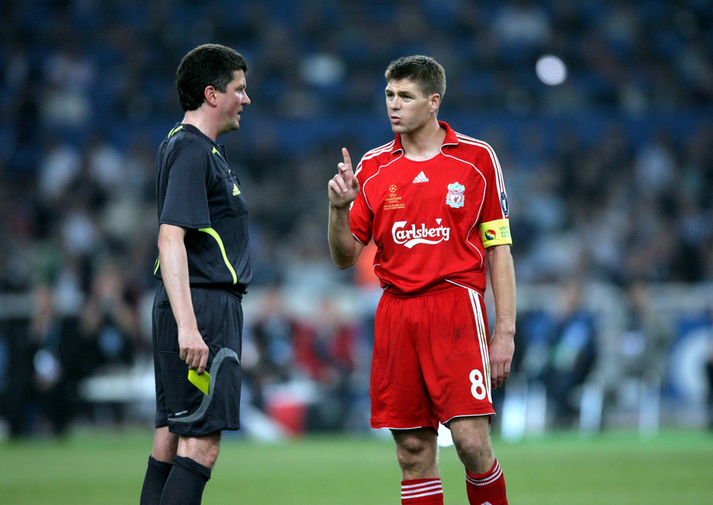 Steven Gerrard – 6 tarjetas rojas
