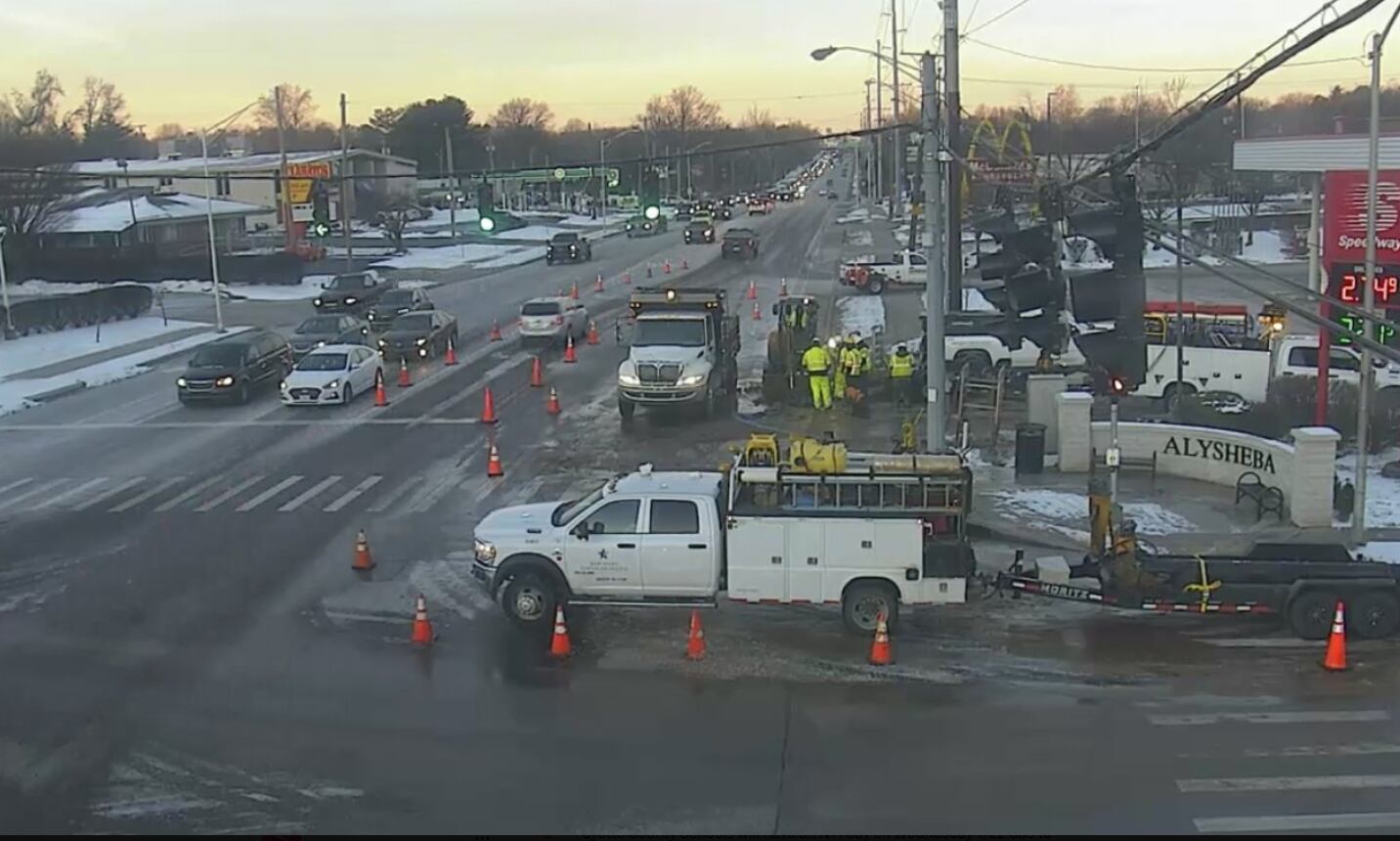 Water main breaks cause traffic issues in Lexington