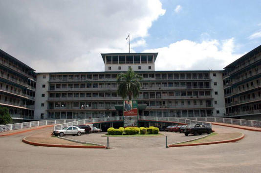 BREAKING: UCH medical students protest 100 days of power outage