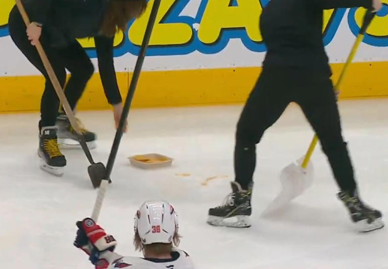 Oilers score goal after nachos thrown onto ice distracts Capitals