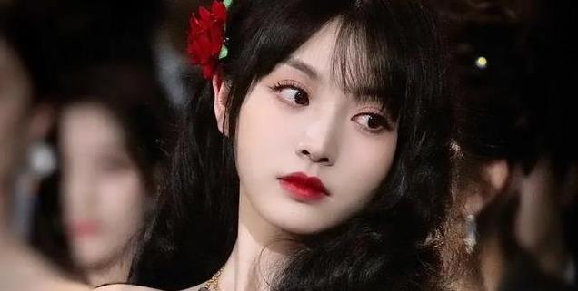 田曦薇张艺凡:正是藏不住的年纪，绽放青春的光彩