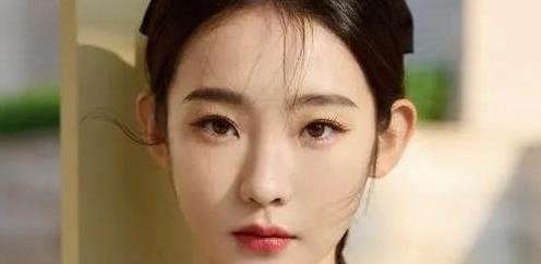 田曦薇张艺凡:正是藏不住的年纪，绽放青春的光彩