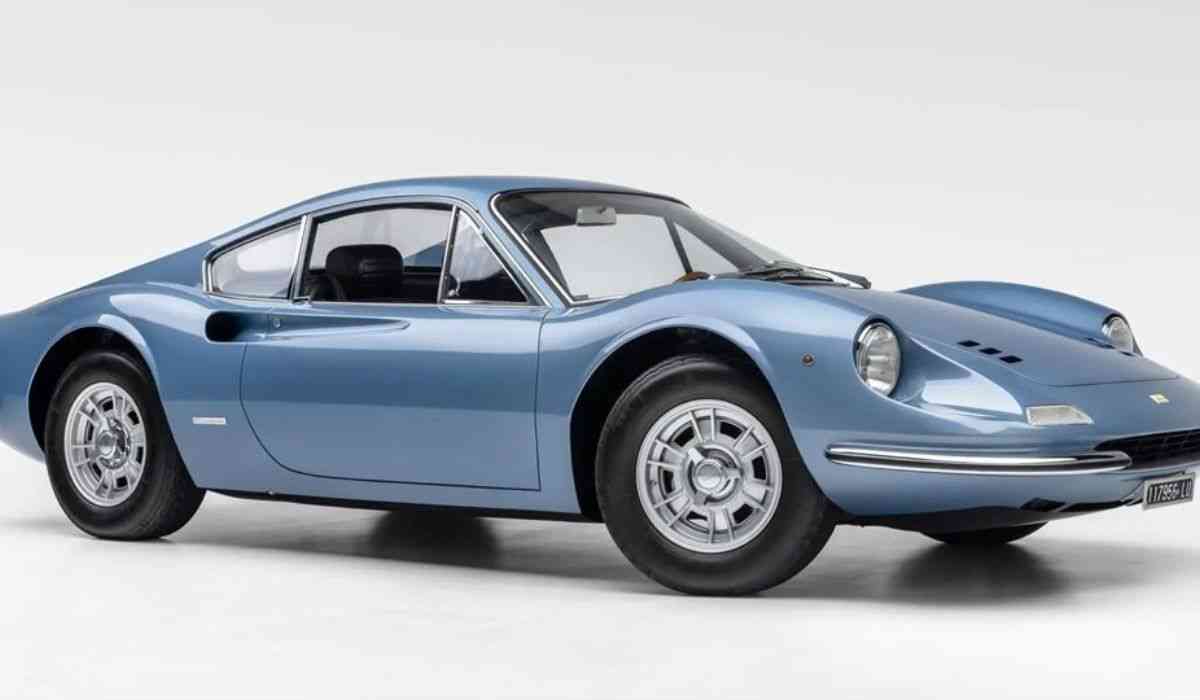 クラシックアイコン：希少な1969年製フェラーリ・ディーノ206 GTが