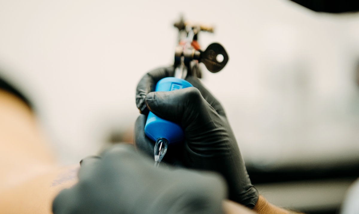 Influencer, 45, Dies During Procedure to Get Massive Back Tattoo