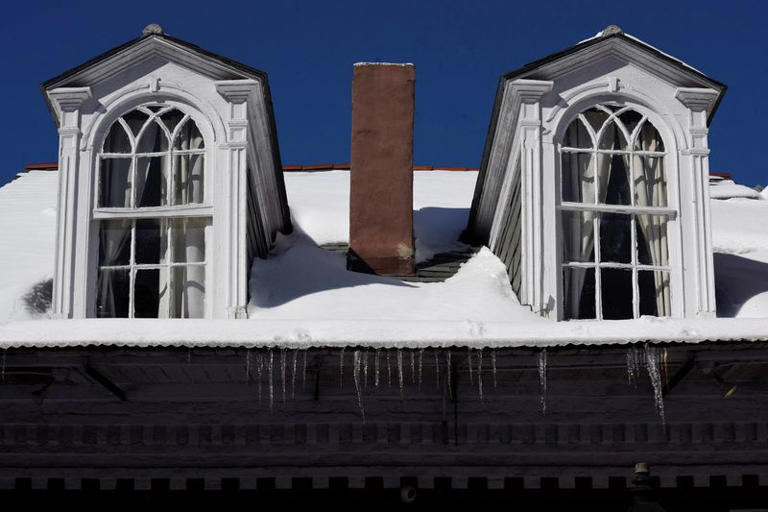 Icicles hang from the gutter of a building in the French Quarter after a rare winter snowstorm churned across the U.S. Gulf Coast, in New Orleans, Louisiana, U.S. January 22, 2025. REUTERS/Shawn Fink