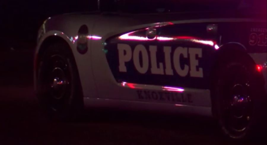 Knoxville man faces robbery, evading arrest charges after downtown incident