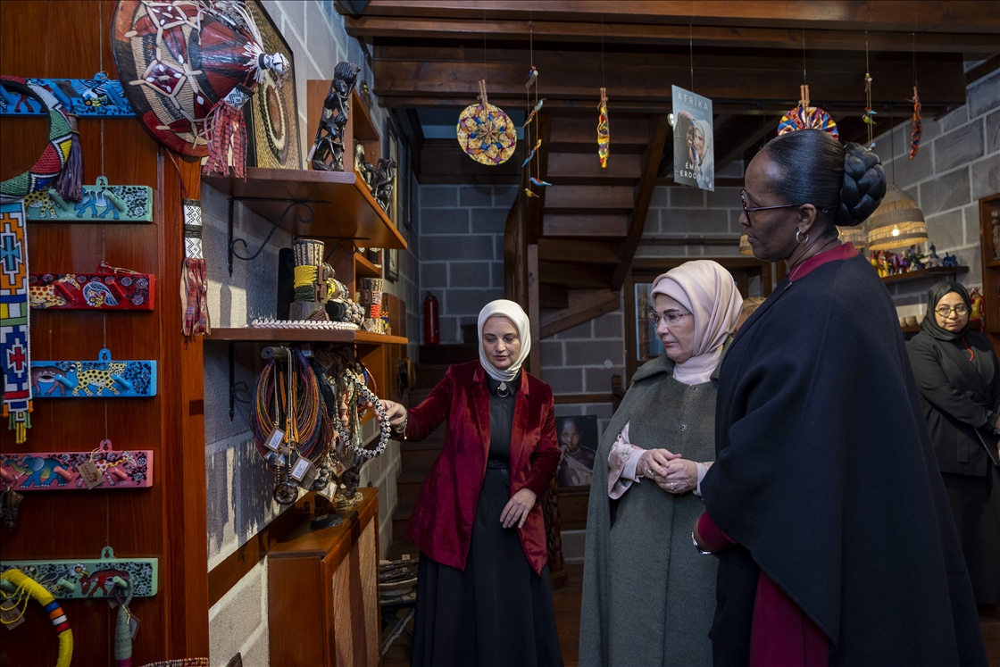 Emine Erdoğan, Ruanda Cumhurbaşkanının eşi Jeannette Kagame ile bir araya geldi
