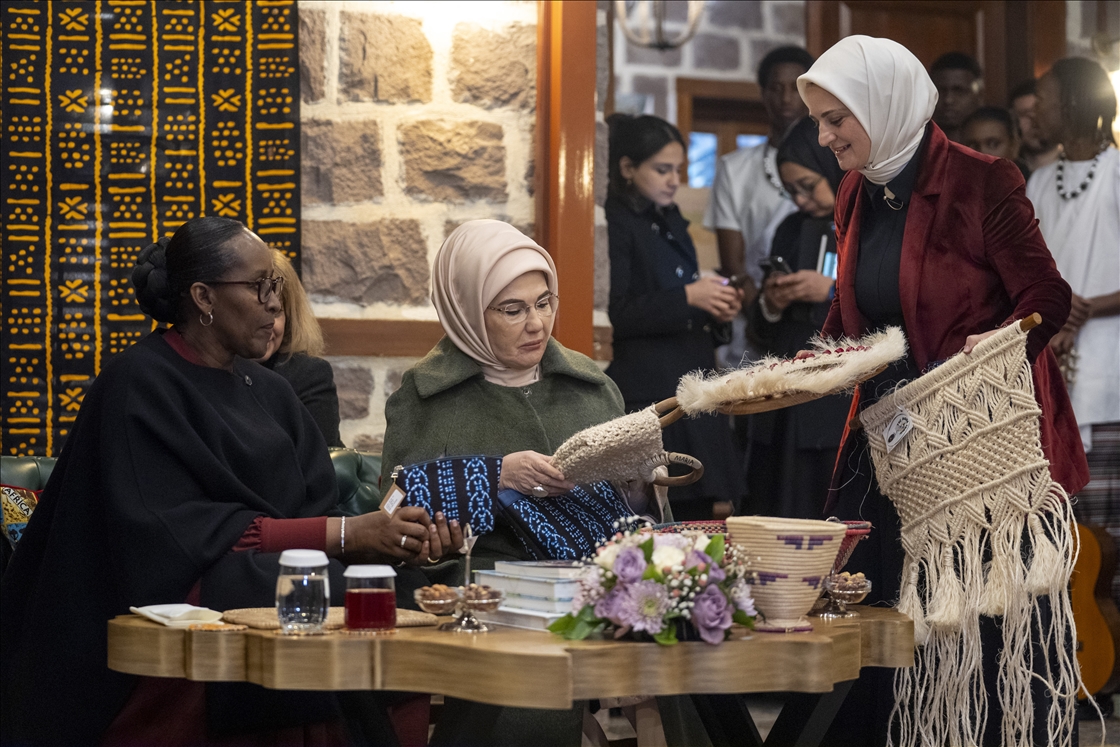 Emine Erdoğan, Ruanda Cumhurbaşkanının eşi Jeannette Kagame ile bir araya geldi