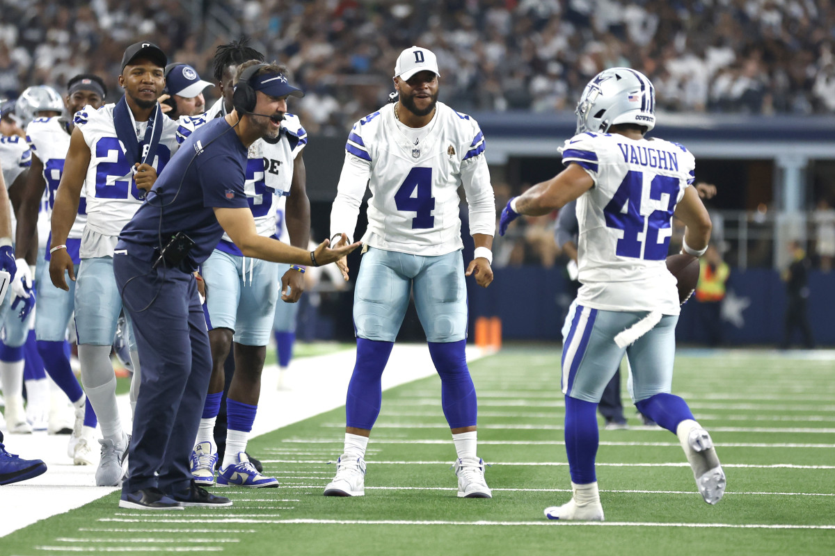 Cowboys Players Rally Around Brian Schottenheimer's 'Brotherhood Energy'