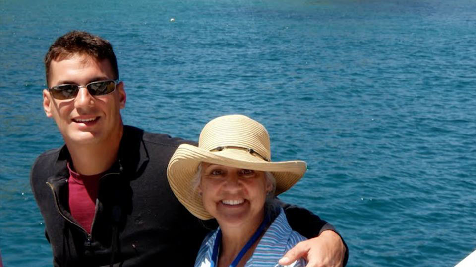 Mother finds clue from her missing son in Syrian prison Mother finds clue from her missing son in Syrian prison