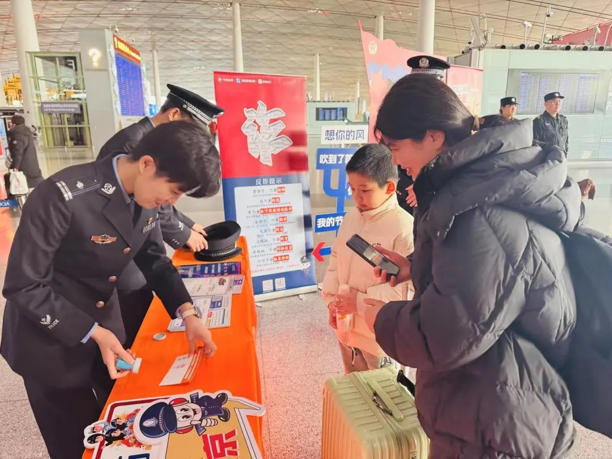 民航春運高峰將至！當(dāng)心“退改簽”騙局，反詐攻略→