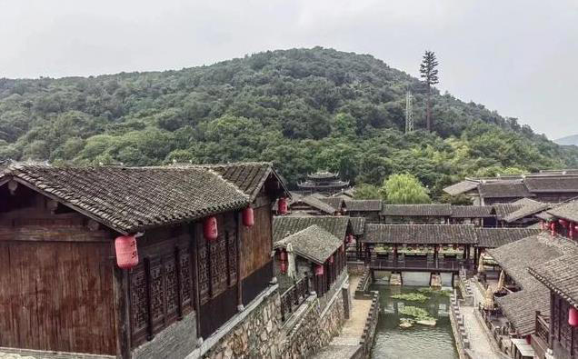 江苏最成功的“仿古村”，位于镇江，乾隆皇帝曾经六次驻足