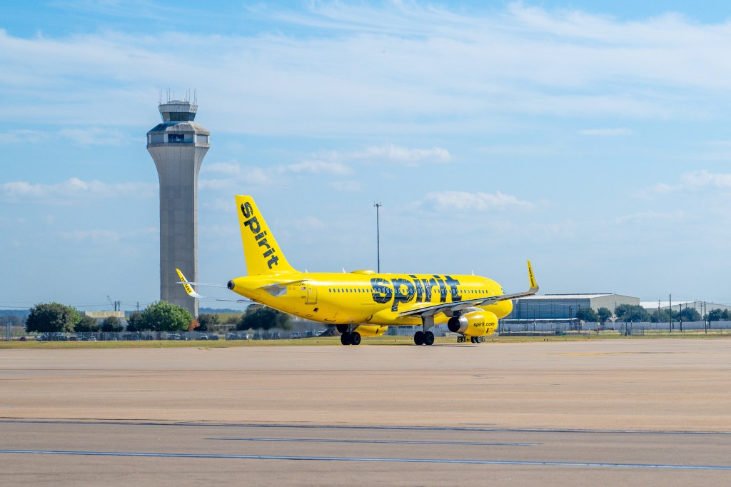 Spirit Airlines Bans Seethrough Clothes and Offensive Tattoos(01)