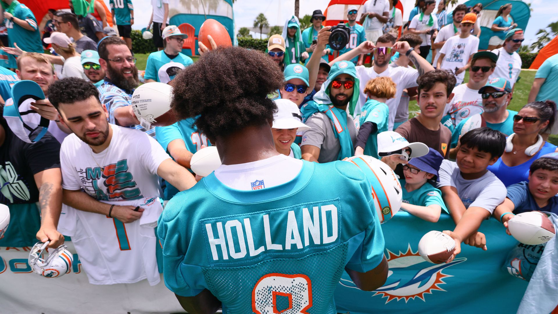 Three Miami Dolphins Players Land on Pro Football Focus’ Top100 2025
