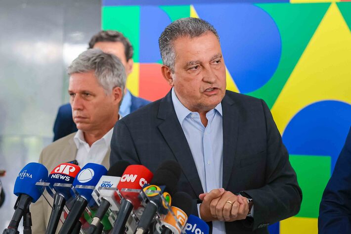 'Todos os produtos que tiverem preço interno maior do que o externo, vamos atuar imediatamente na alíquota de importação', disse Costa Foto: Wallisson Breno/Presidência da República