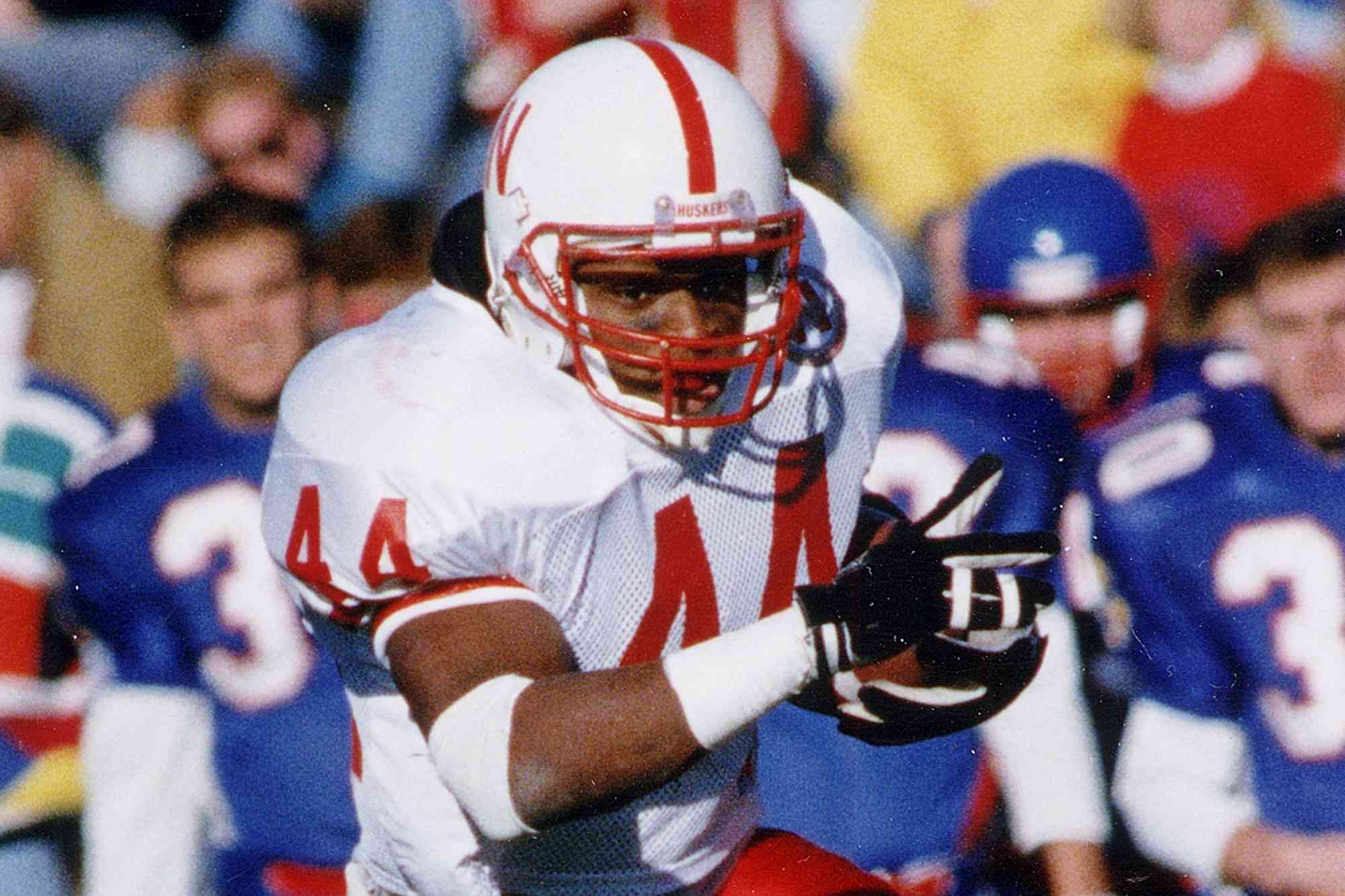 Calvin Jones, Former Super Bowl Champion, Dies at 54 of Suspected