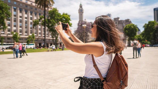 O fortalecimento da moeda local influenciou o turismo internacional na Argentina.