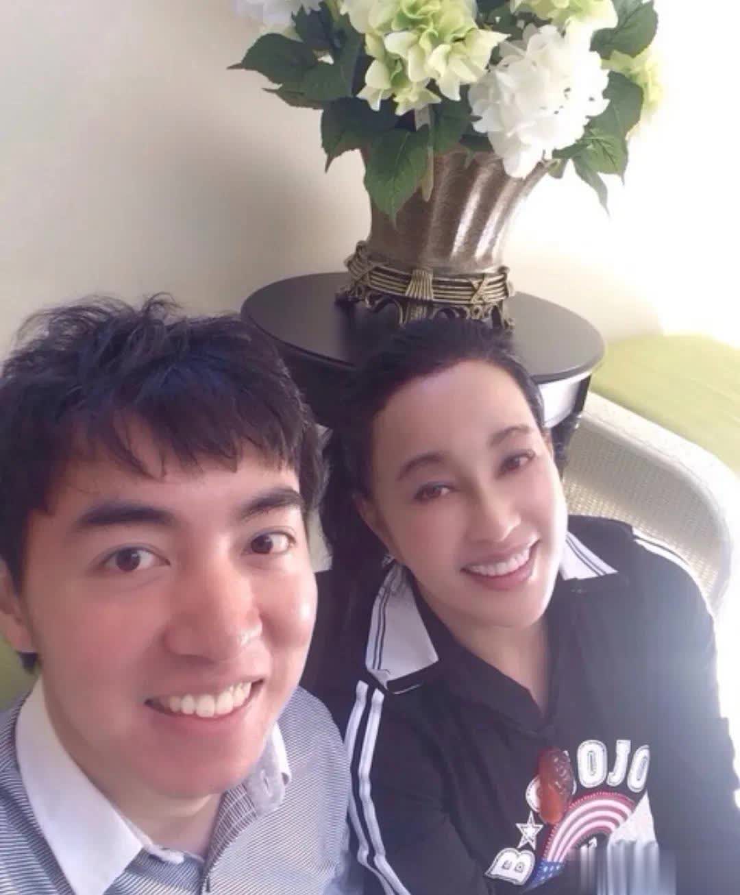 ����������������׶��ӣ��������լ����ȥ���⣬���ղ��ⱳ��