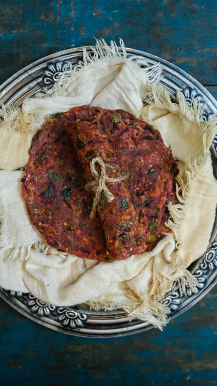 How to make high-protein and nutritious Beetroot Paneer Paratha for ...
