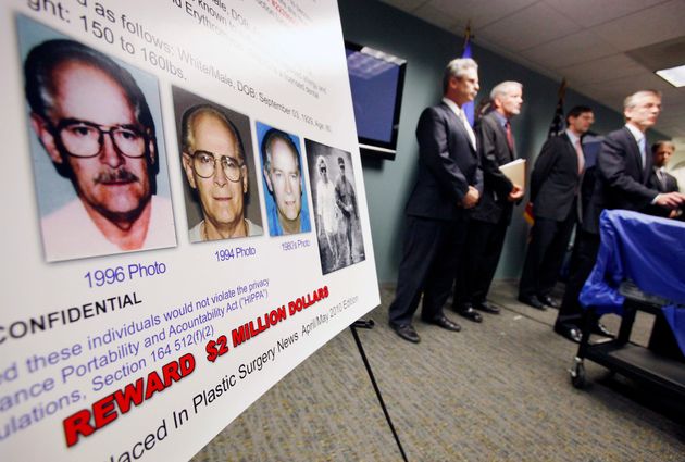 Ο ειδικός πράκτορας του FBI Richard Deslauriers κατά τη διάρκεια συνέντευξης Τύπου. Στη φωτογραφία ο James 