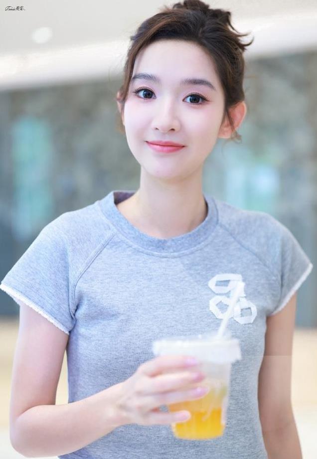 每看一眼都是初恋的感觉！这样的“宝藏女孩”你爱了吗？