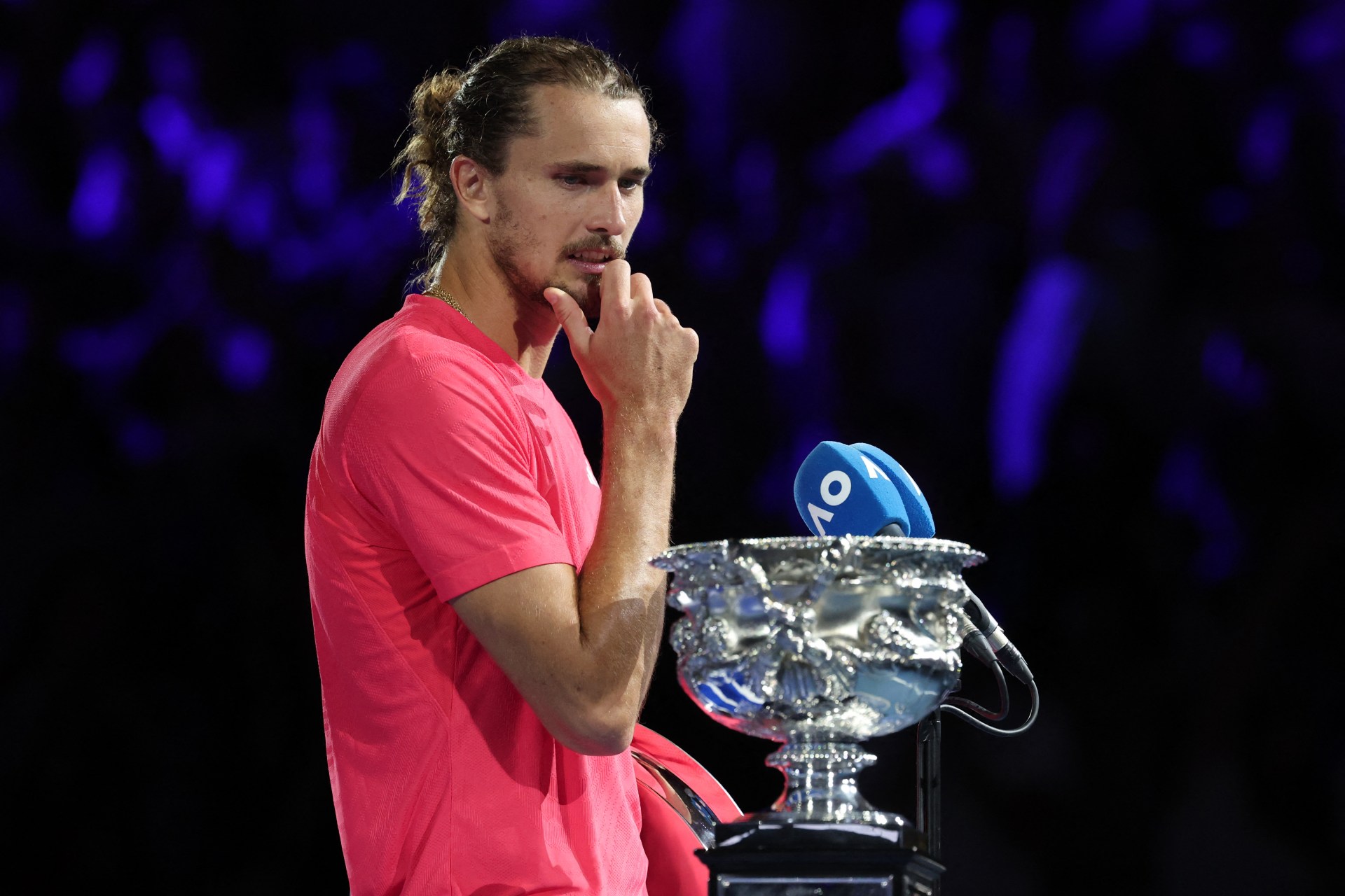 Alexander Zverev heckled over domestic abuse allegations in Australian