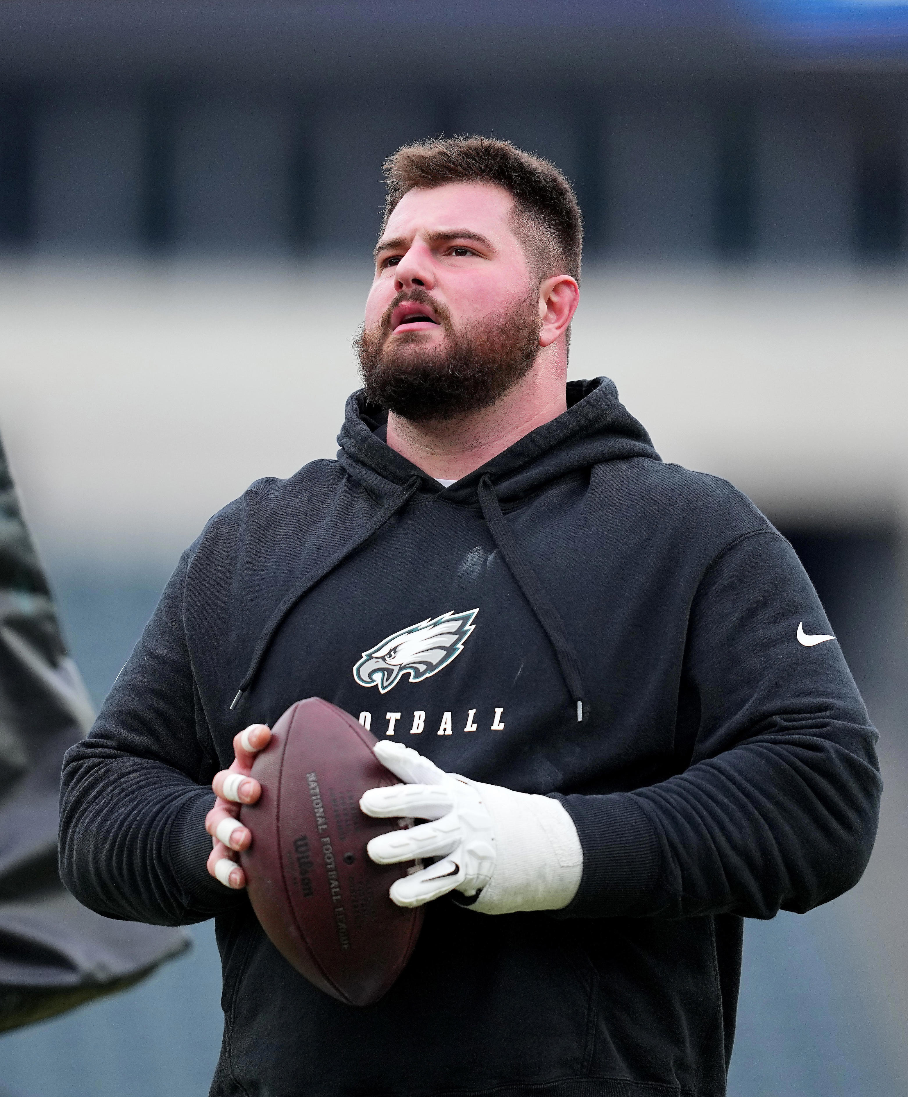 Why Sam Howell #39 s Eagles crash course has urgency This OL practices 2 Why Sam Howell #39 s Eagles crash course has urgency This OL practices 2