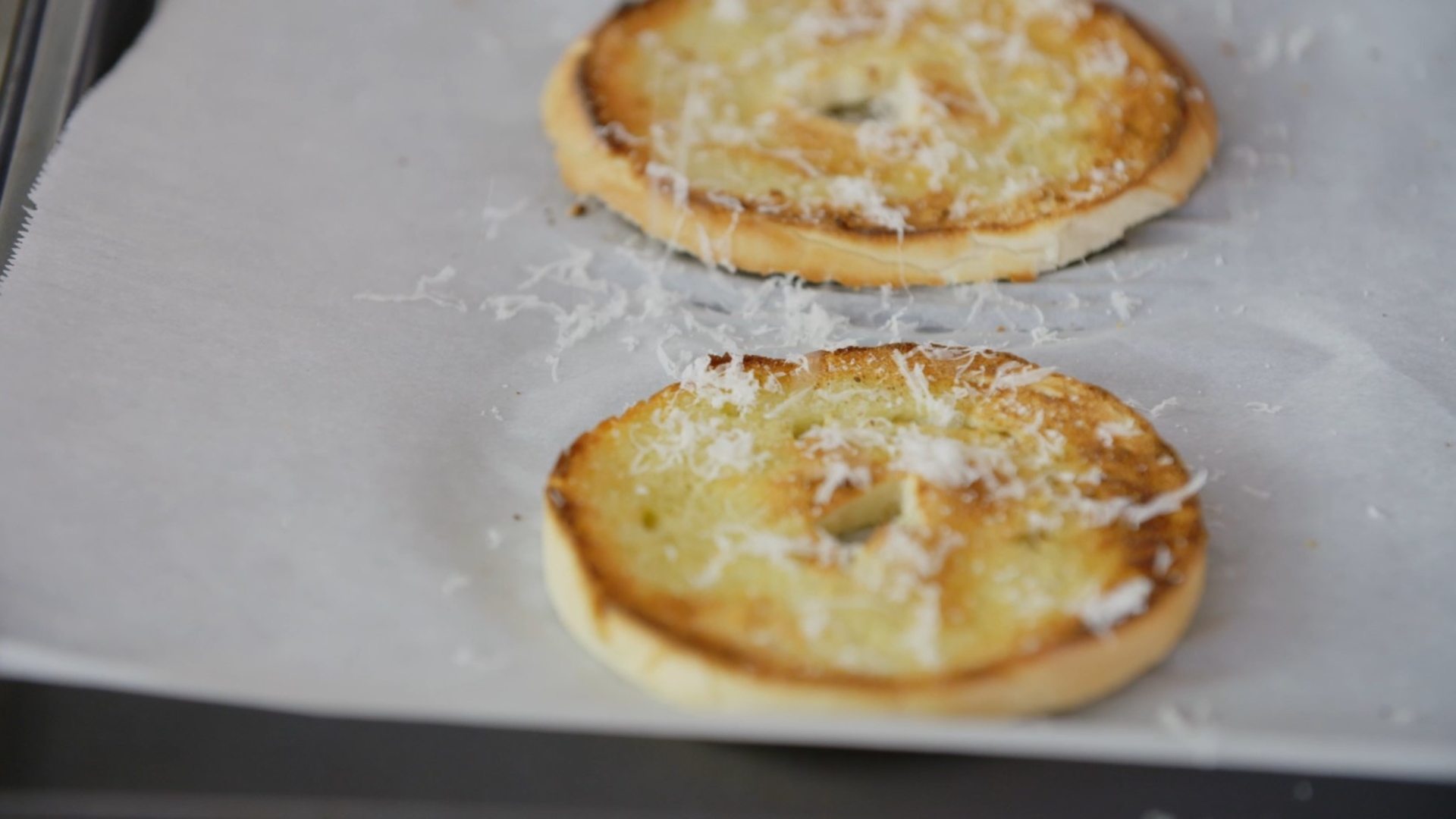 Rosmarin-Knoblauch-Bagelchips, ein schmackhafter und einfacher Snack